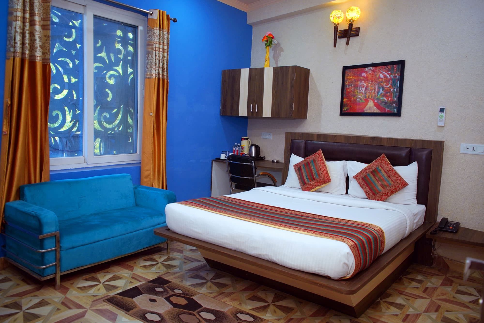 Dlx-room1